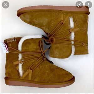 Minnetonka sz 9 shearling suede booties uggs slippers Eskimo lacing